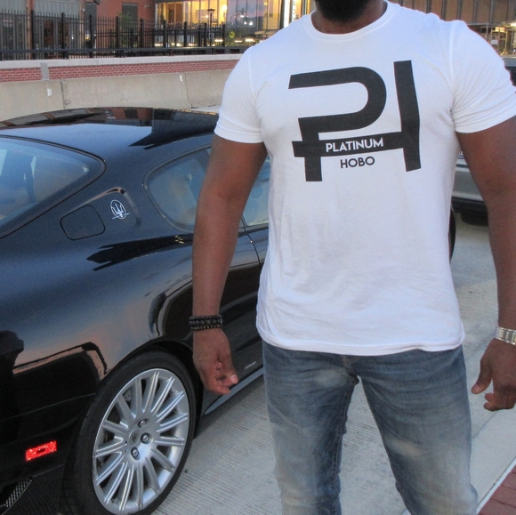 Unisex 2XL-4XL Platinum Hobo Signature T-shirt - Picture 1 of 2